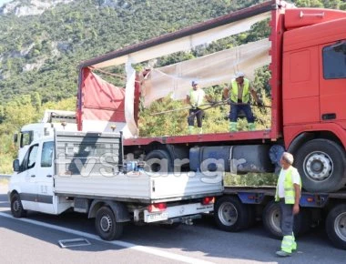 Λαμία: Κλειστή για 2 ώρες η Αθηνών - Λαμίας λόγω προβλημάτων που προκάλεσε φορτηγό στη σήραγγα (φωτό + βίντεο)